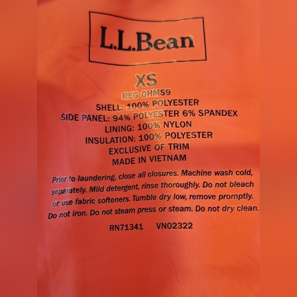 LL Bean XS Quilted Puffer Vest; Double Zip; Zippered Pockets; Thinsulate Lined - Picture 3 of 7